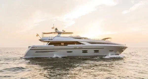 Elite Santorini 115 FT at the Abu Dhabi Grand Prix