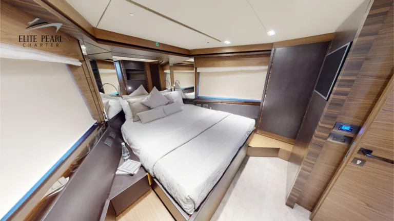 elite pearl charter - Ferreti 67ft