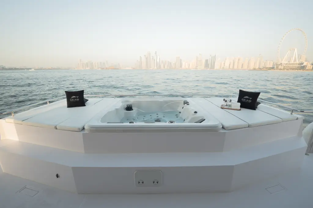 Modern boat 100 ft Jacuzzi 2 with Elite Pearl Charter