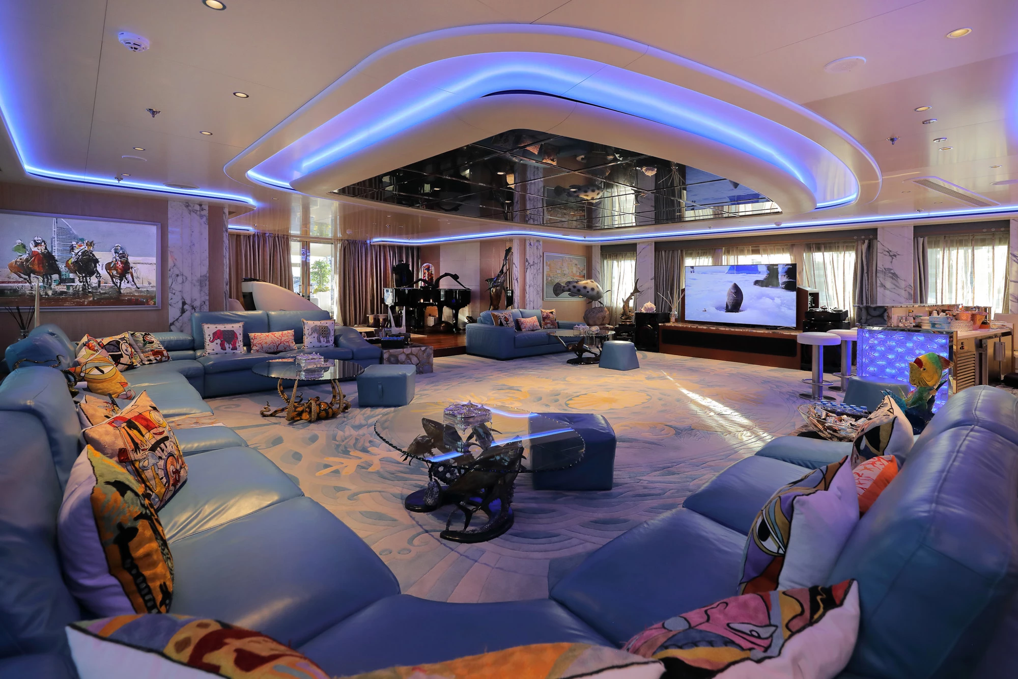 ELITE MOONLIGHT II 300 FT | ELITE PEARL CHARTER View 4