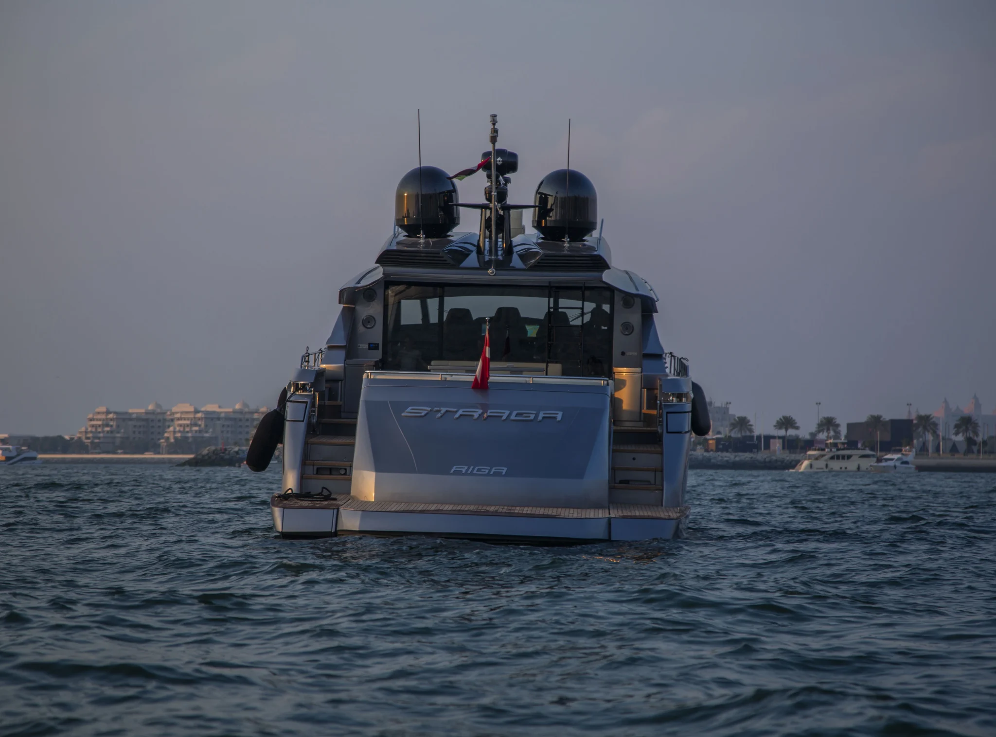 ELITE 82 PERSHIG | ELITE PEARL CHARTER View 4