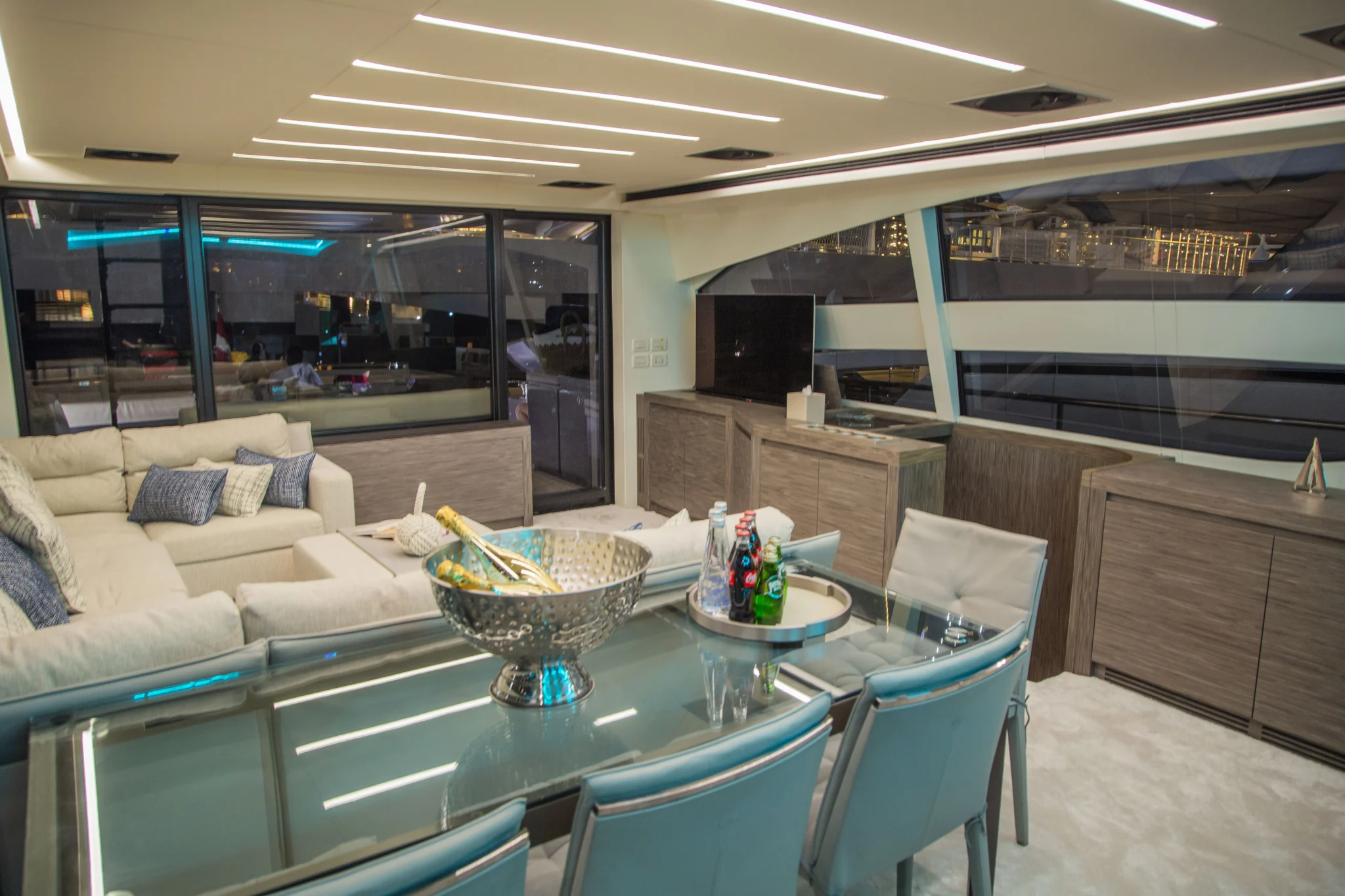 ELITE 82 PERSHIG | ELITE PEARL CHARTER View 3